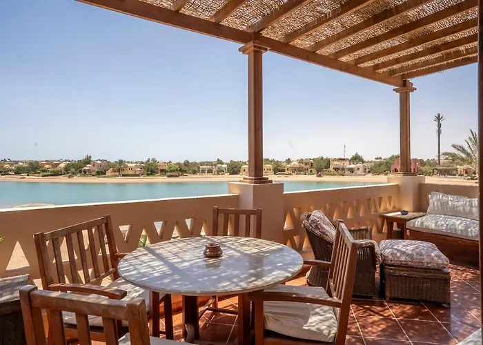 Unique Lagoon Front And Central 2Beds Apt - El Gouna