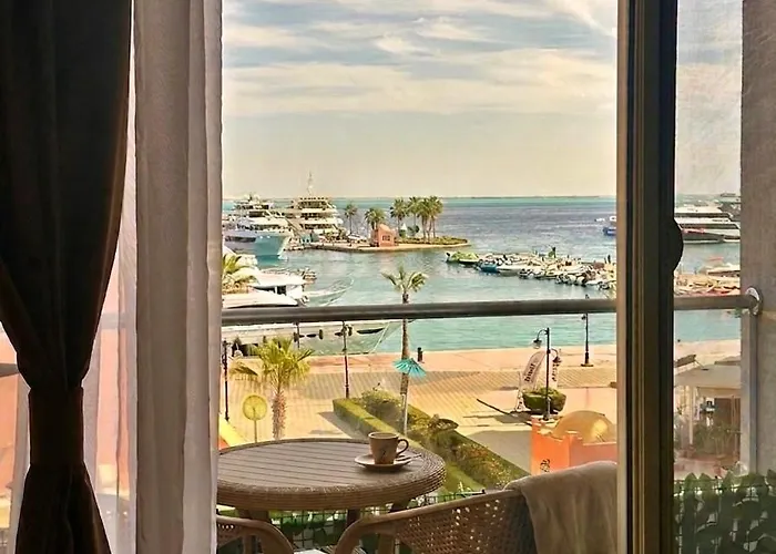 Serenity Sea View - Marina Stays