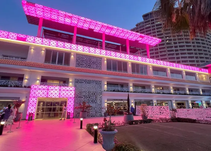 Porto Sokhna Hotel Towers Family