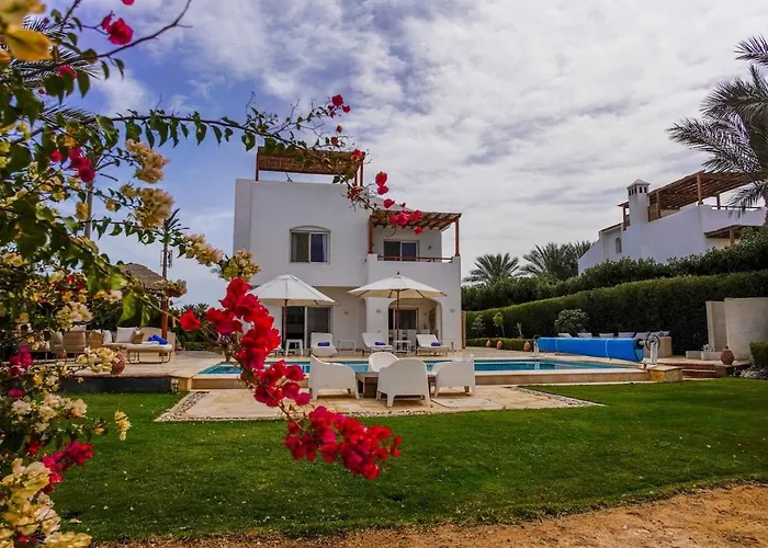 White Villa Heaven - Swim, Lounge & Sunset Magic