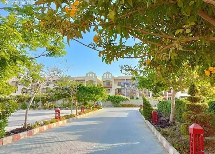 لاسرينا مني ايجيبت العين السخنه