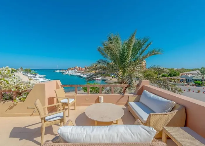 Luxury Apartment On The Marina