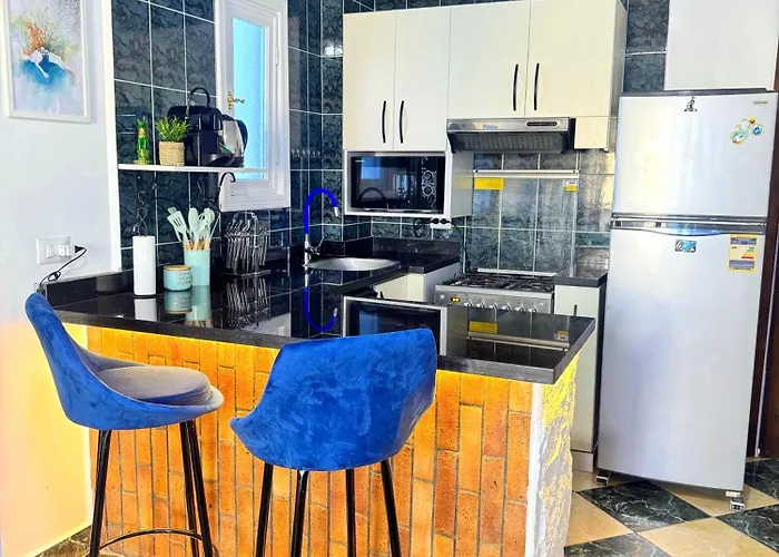 Luxury Apartment With Pools, Wifi, Prime Location