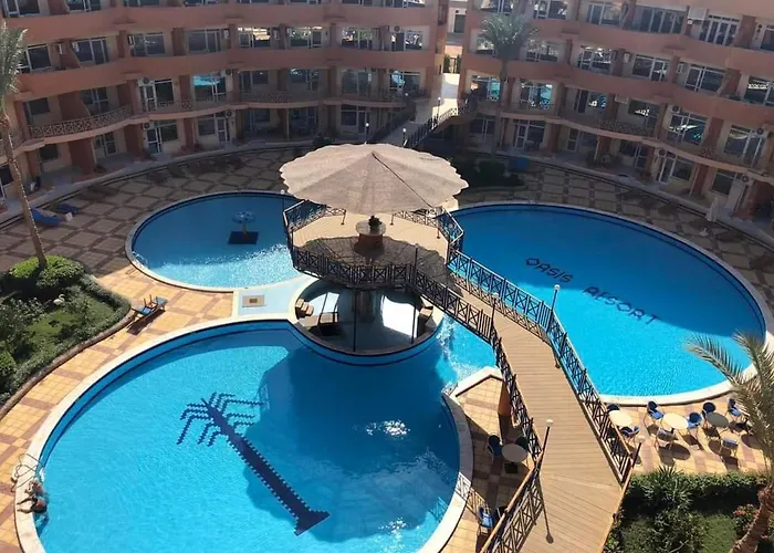Oasis Resort Pool View Studio