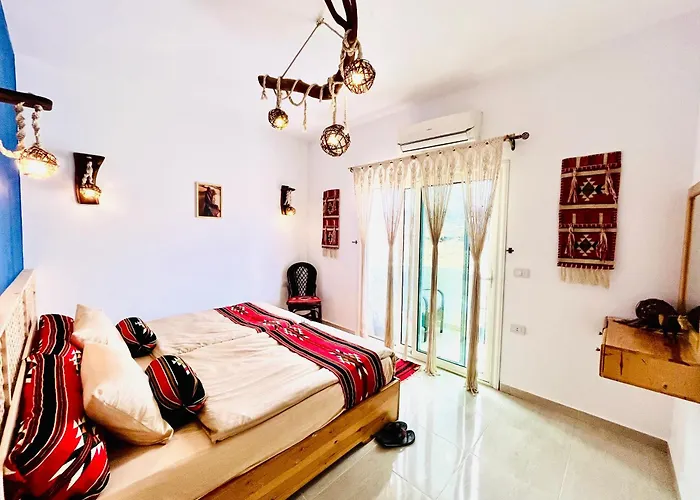 Sea & Mountain View Retreat - Central Dahab