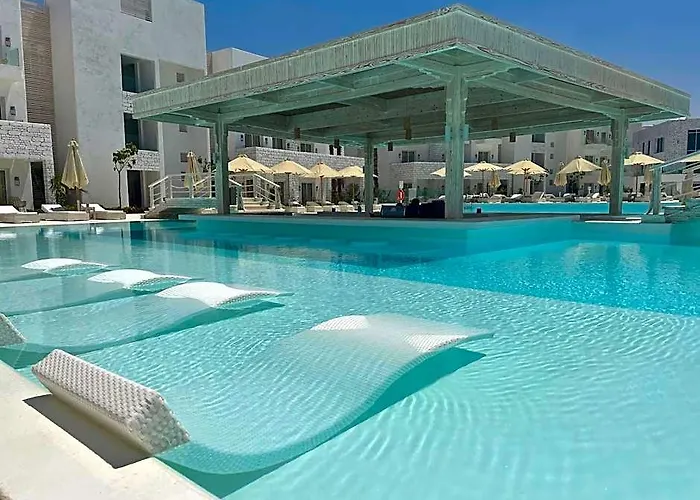 Tanoak Resort