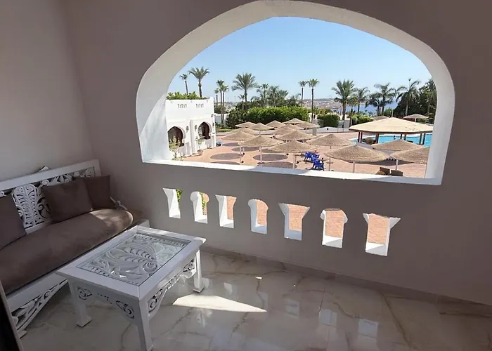 Coral Bay Private Harem Pool