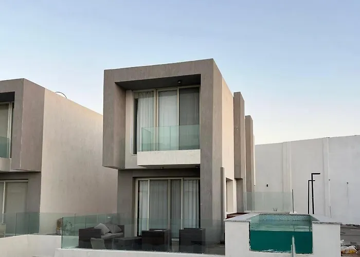 2Br Duplex Villa With Private Pool At El-Gouna