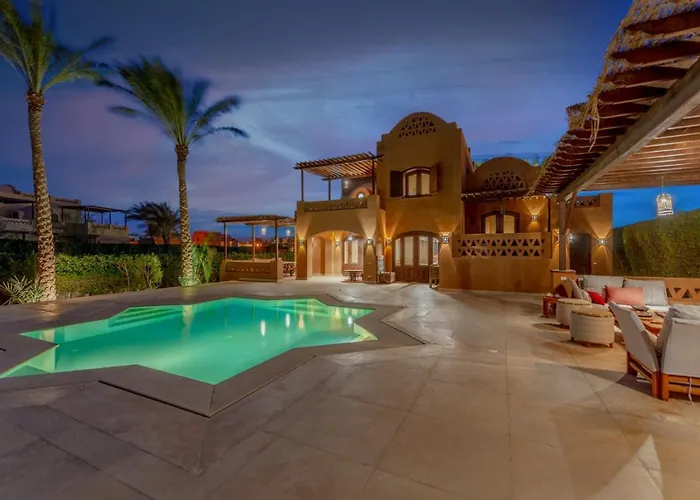 Elegant Villa With A Star-Shaped Swimming Pool In West Golf El Gouna Guest House & Lagoon
