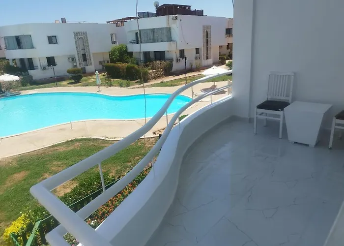 Criss Resort- Naema Bay-City Center