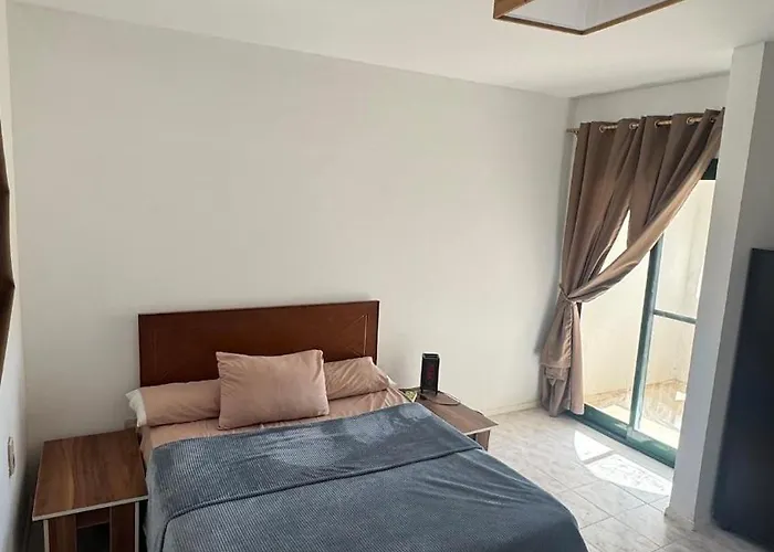 Authentic Cozy Chalet Near The Beach