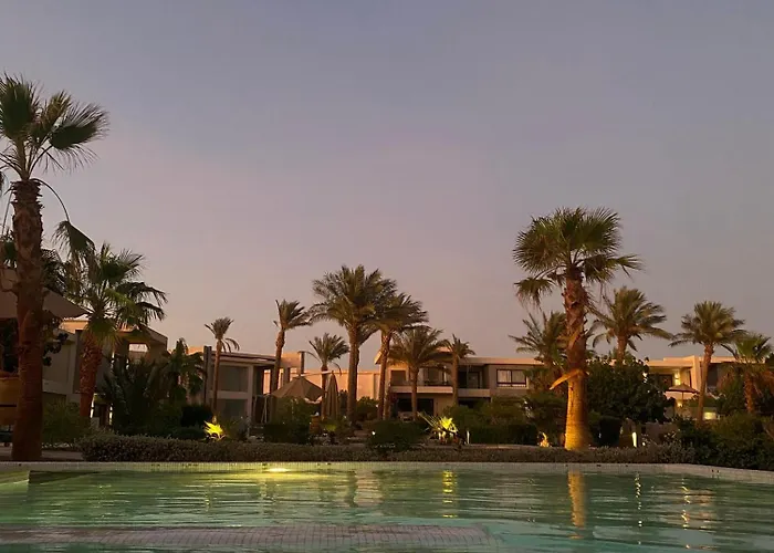 G-Cribs With Pool View And Access