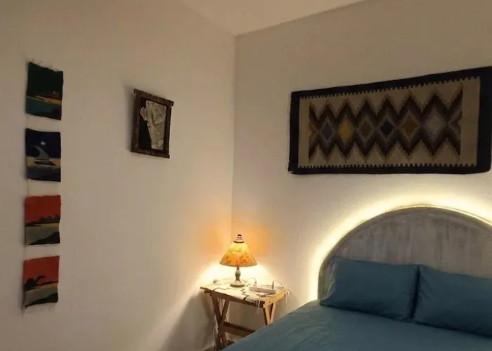 Budget Artistic Corner -Beach Side And Central Studio