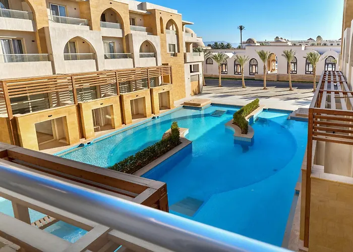 Peaks- Sahl Hasheesh , Edelma 2Br Pool View Suite