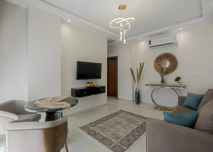 Quiet Stylish Apartment Near New Marina With Pool View