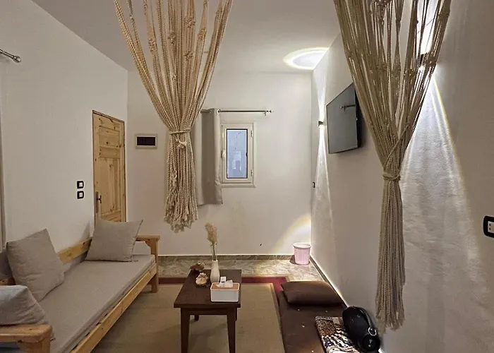 The Threekeys Cozy Retreat Steps From The Sea In Asala
