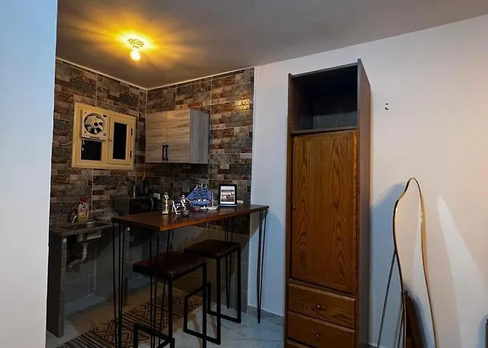 Cozy & Stylish Studio - Fits Up 3 Persons - Mocha
