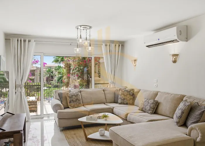 Elite Spaces -Veranda Royal Retreat