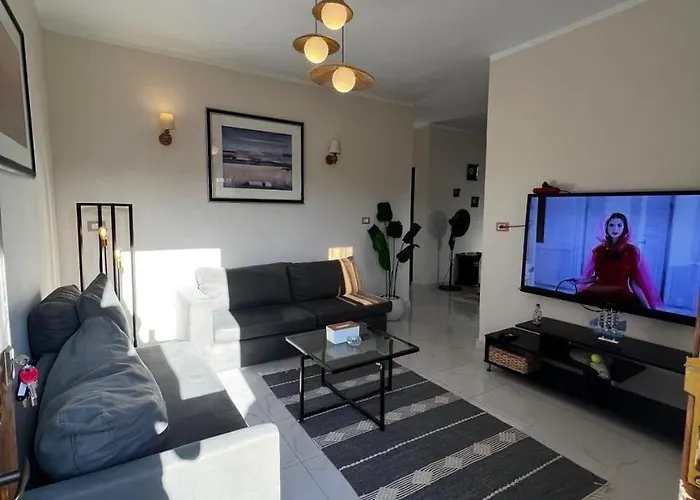 Modern & Charming 2Br Apartment - Navy House