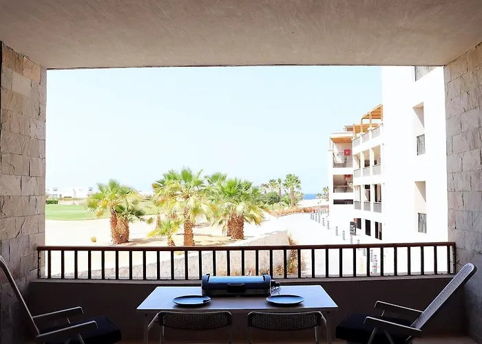 The Spacious Sea & Golf Retreat