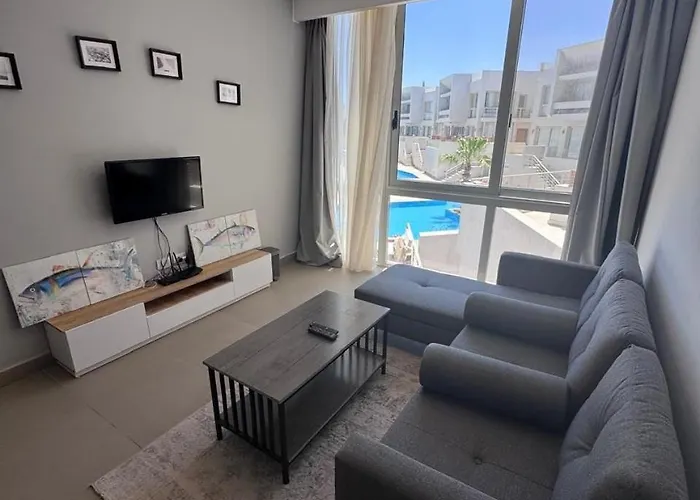 Sunny 2-Bedroom Sholan Unit With Pool View