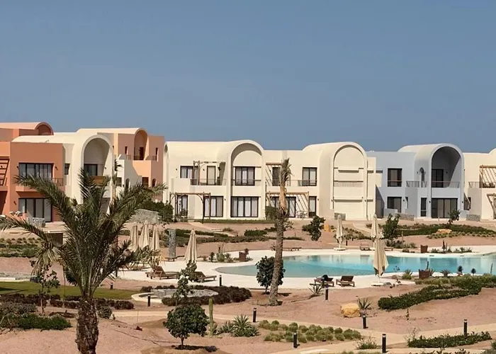 Elegant 3Br Plus Nanny Villa In Kamaran
