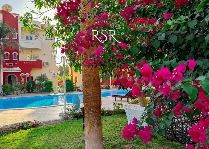 Superior 02 Bedroom Apartment With Swimming Pool And Garden