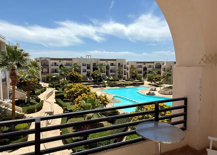 Sunny Lakes Resort - Relax , Recharge & Shine Where Summer Never Ends