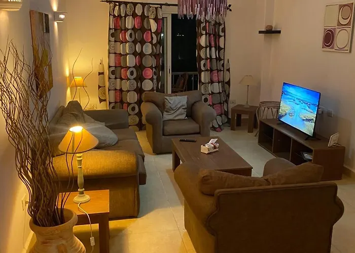 Spacious 2Br Pool-View Apartment In Hadaba