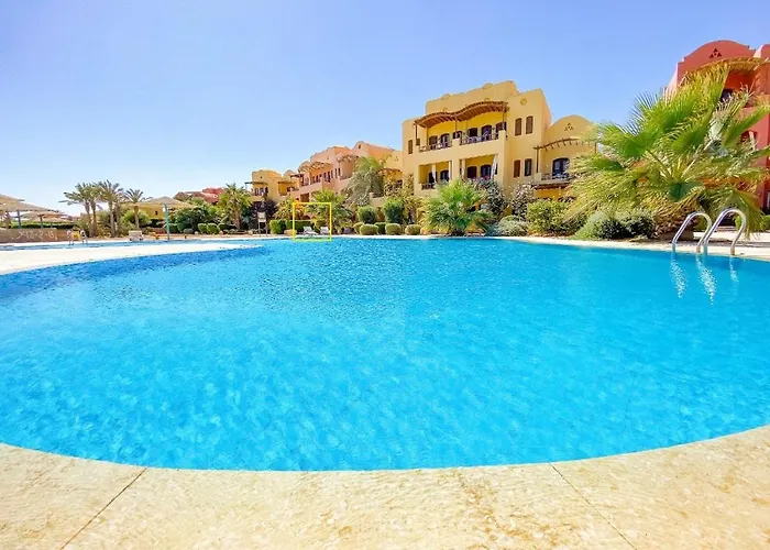 Elegant Apartment With Terrace And Pool, El Gouna