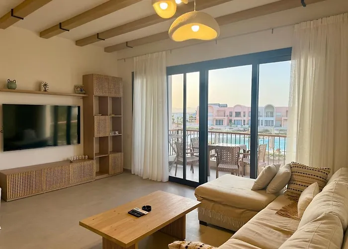 Delightful 2Br Apt - Free Pool Access In Kamaran At Elgouna