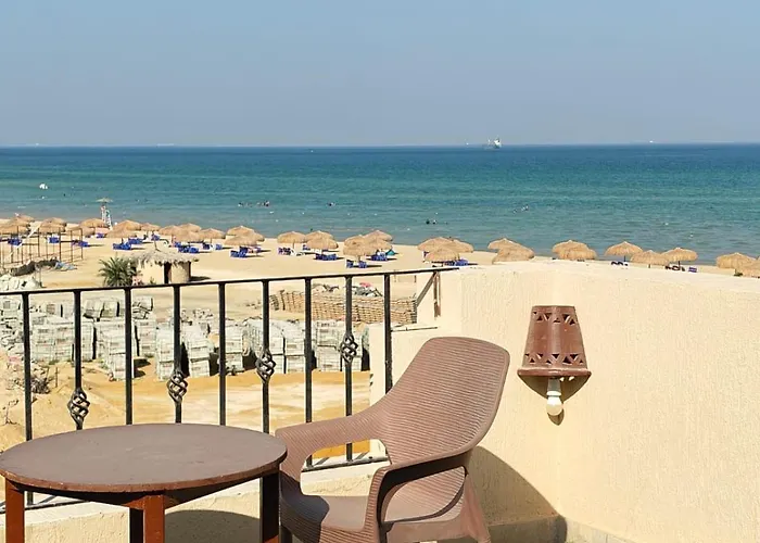 Laserina Palm Khorshed Stadio Direct On Beach For Families Only (Adults Only)