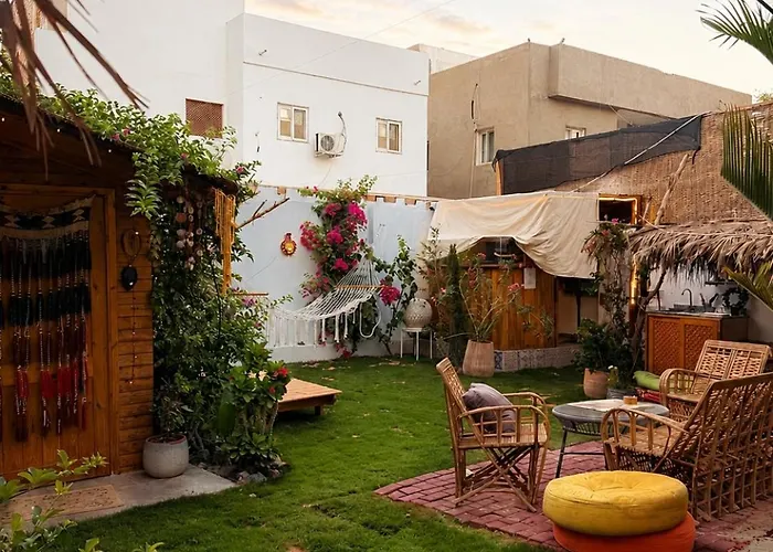 Bedro Guest House Garden Room 30 Sec Beach