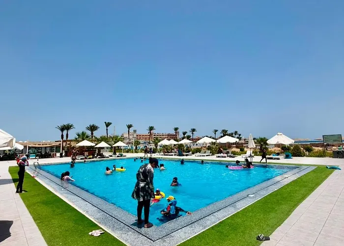 Albert Luxury Seaside View Studio , Direct Beachfront, Red Sea, Hurghada, 54Sqm