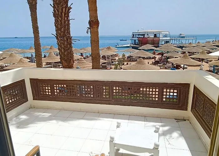 The Queen T Suites Resort