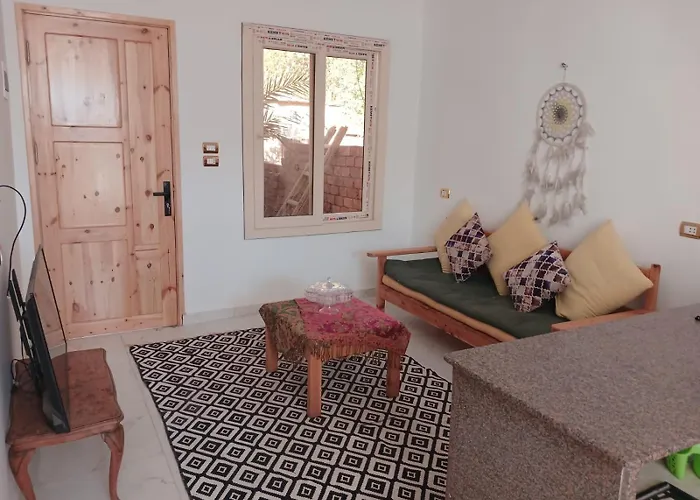 Newly Cozy 2 Bedrooms Apartment With Garden