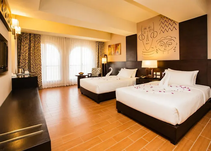 Relax Stays Continental Suites-Beach access