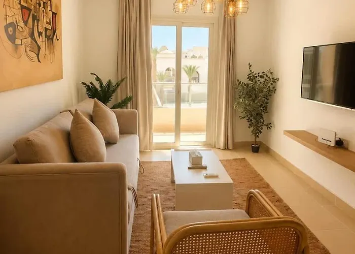 Spacious 2 Bedroom Apartment With Pool And Piazza View In Sahl Hasheesh