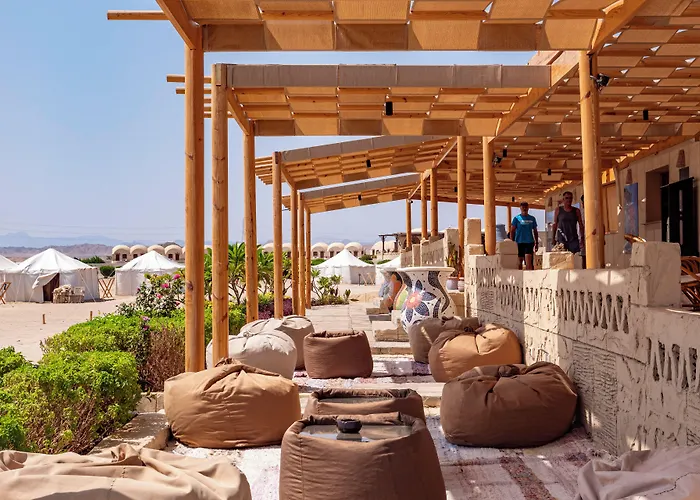 Marsa Nakari Village