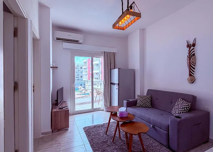 Hurghada Apartment - Pool, Balcony & Near El Gouna