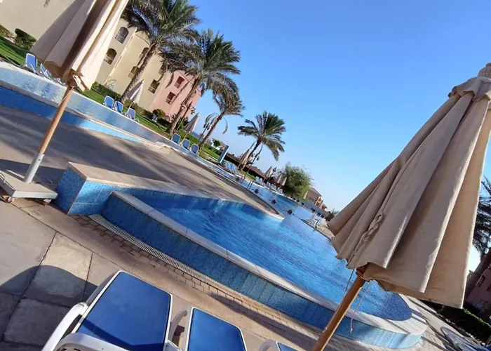 Porto South Beach, Sea&Pool View - شاليهات مودرن دور اول و دور ارضي عائلات أوشباب فوق 27 سنه No coubels