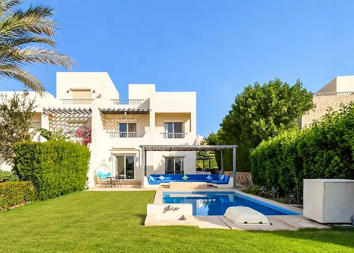 Ollystays Private Heated Pool 4Br Villa, Nanny Room! Joubal Near Marina