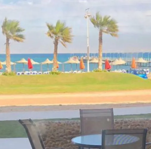 Chalet Porto South Beach - Beach Front Sea View صف أول بحر بحديقة