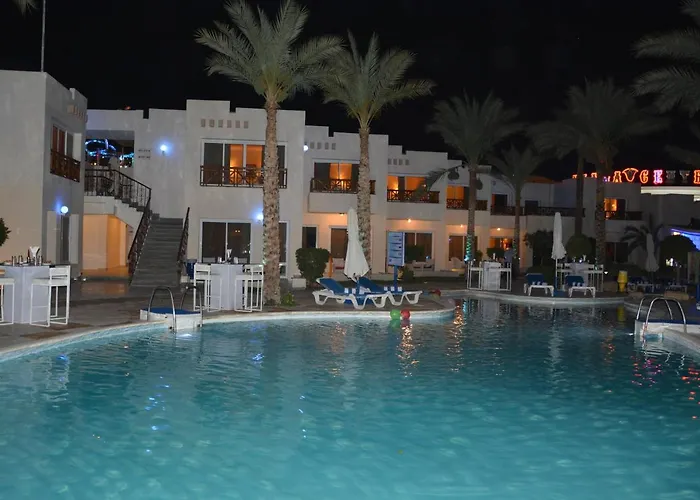 Magic Stay At Le Mirage Hotel
